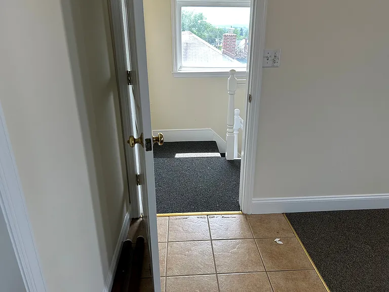 48 Woodside Ave E #3 — Photo 10