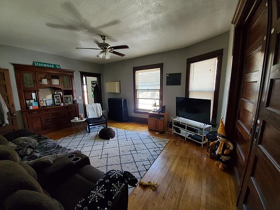 4th image of 1905 Seven Feronia Ave #3