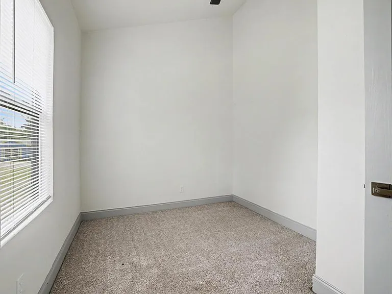 1320 S 7th Ave — Photo 23