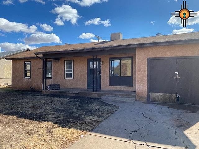 1st image of 121 E Plaza Dr