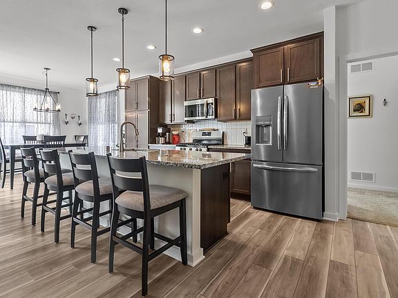 2nd image of 2689 Mapleton AVENUE