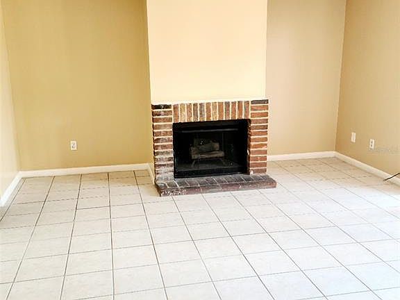 3rd image of 2330 HUNTINGTON GREEN CT #6