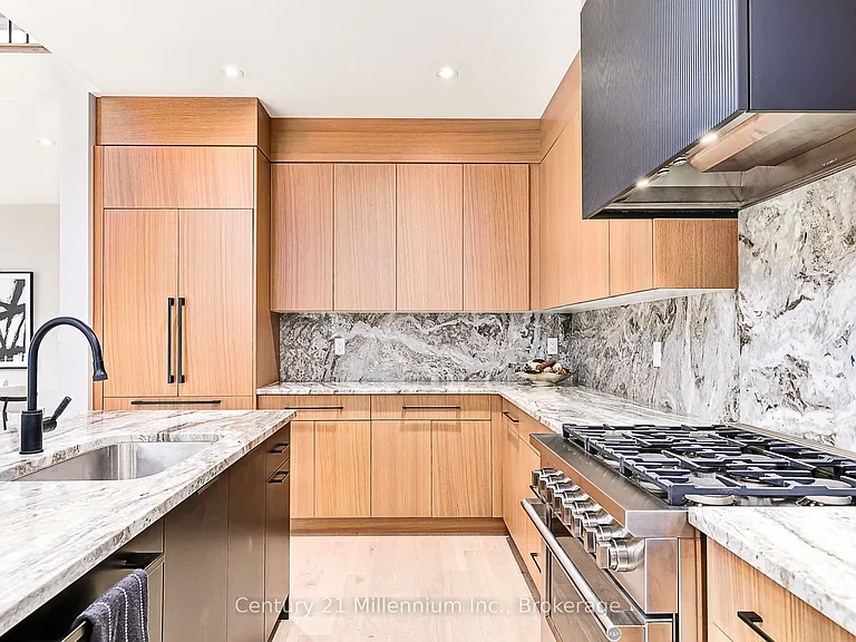 82 Goldie Ct — Photo 16