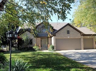 10316 Cherrywood Ln, Munster, IN