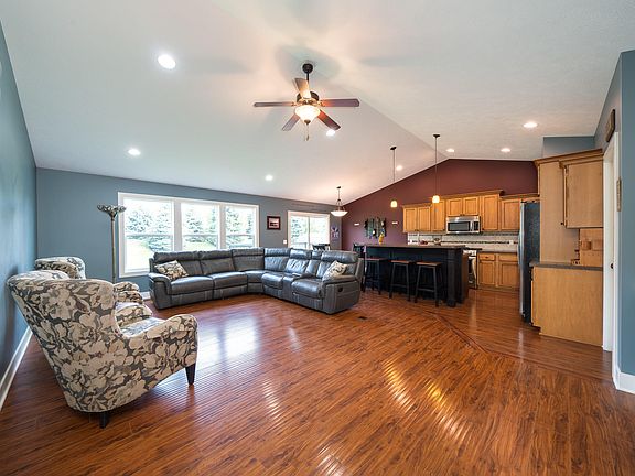 4th image of 7327 Waterline Dr