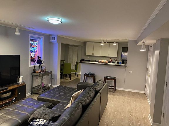 3rd image of 1338 N La Salle Dr APT 1
