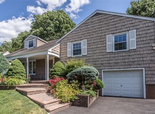 138 Brook Street, Garden City, NY 11530