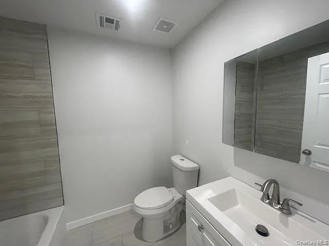 4 bed, 2.5 bath, 1800 sqft, $4,200 — Photo 1