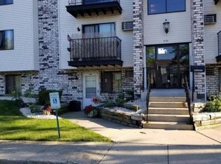 5910 16th St #1G, Racine, WI 53406