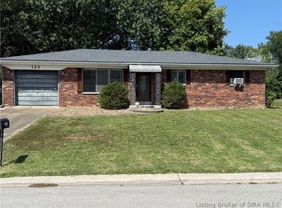 322 Redbud Dr, New Albany, IN 47150
