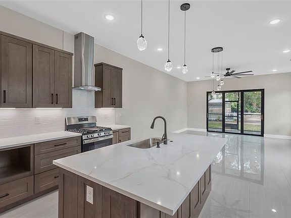 3rd image of 6021 Interbay Blvd #1