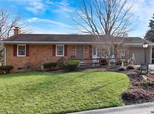 19 Laurel Dr, Hanover, PA 17331