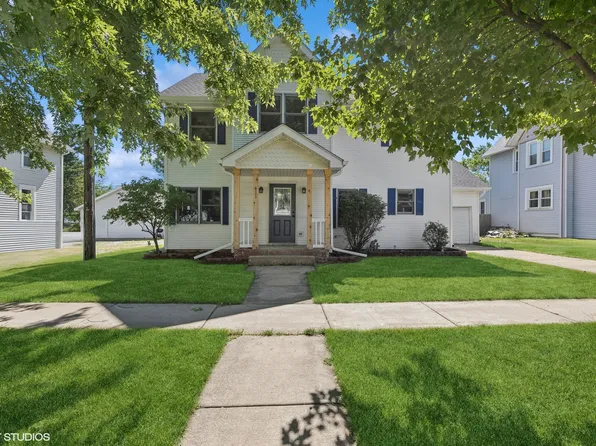 411 S 3rd St, Peotone, IL 60468