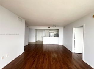 19501 W Country Club Dr APT 712, Aventura, FL 33180