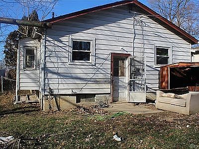 3rd image of 2674 N Gettysburg Ave
