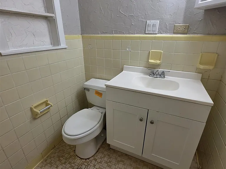 5733 Orange St — Photo 6