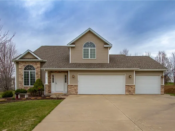 953 204th Pl, Pella, IA 50219