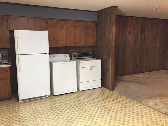 5th image of 211 McKenzie Ave
