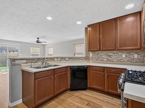 2nd image of 10848 Arguello Trl NE