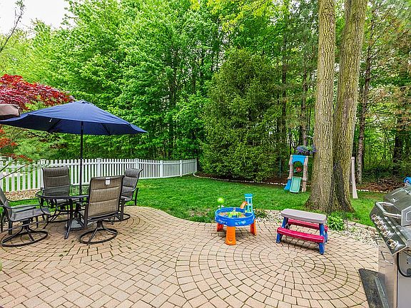 3rd image of 2459 Lancelot Ct