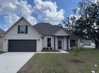 826 Ahoy Dr, Biloxi, MS 39532