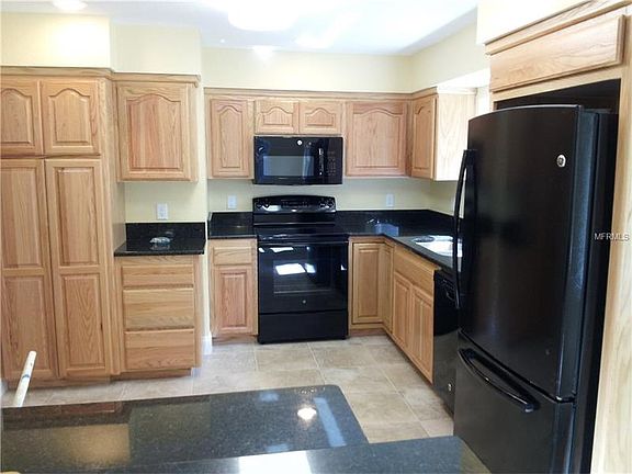 2nd image of 408 Avenue E SE