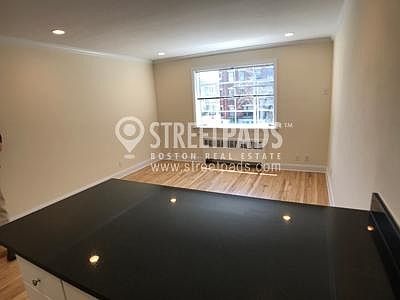 3rd image of 72 Saint Paul St #72U3