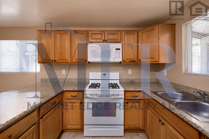 2501 W Belmont Ave #4 — Photo 10