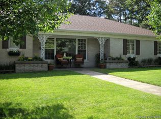 2009 Chatham Rd, Leland Grove, IL 62704