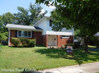 818 Harrington Rd, Rockville, MD 20852