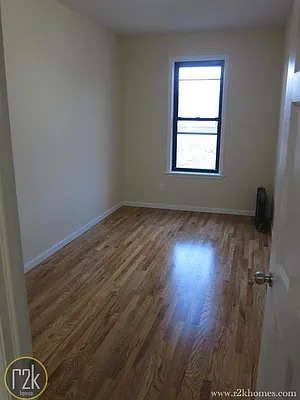 Rented by Realty 2000 Corp | media 7