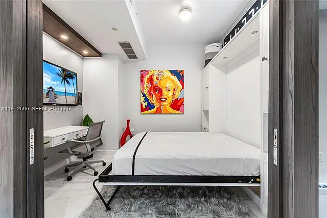 1100 Biscayne Blvd #LPH6105 — Photo 18