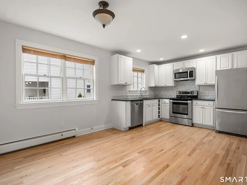 Kitchen & Dining