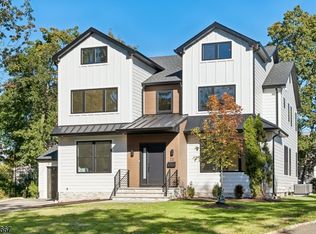 22 Reeve Cir, Millburn Twp., NJ 07041