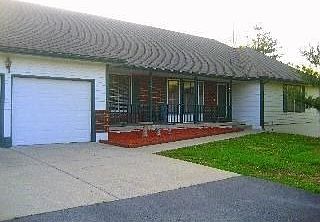 2nd image of 1000 N Dickinson Rd