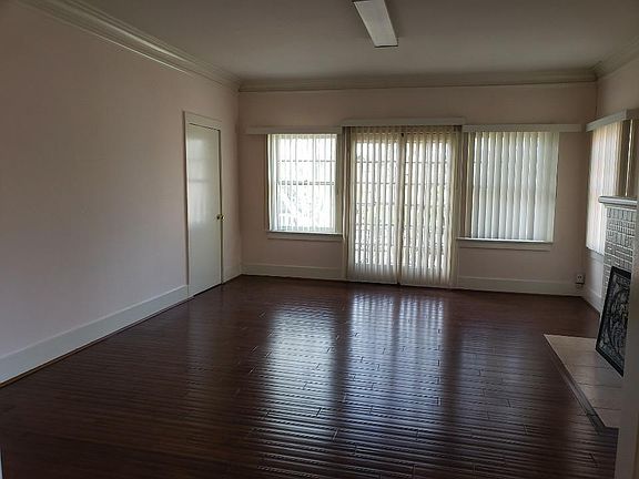3rd image of 1834 S Wilton Pl