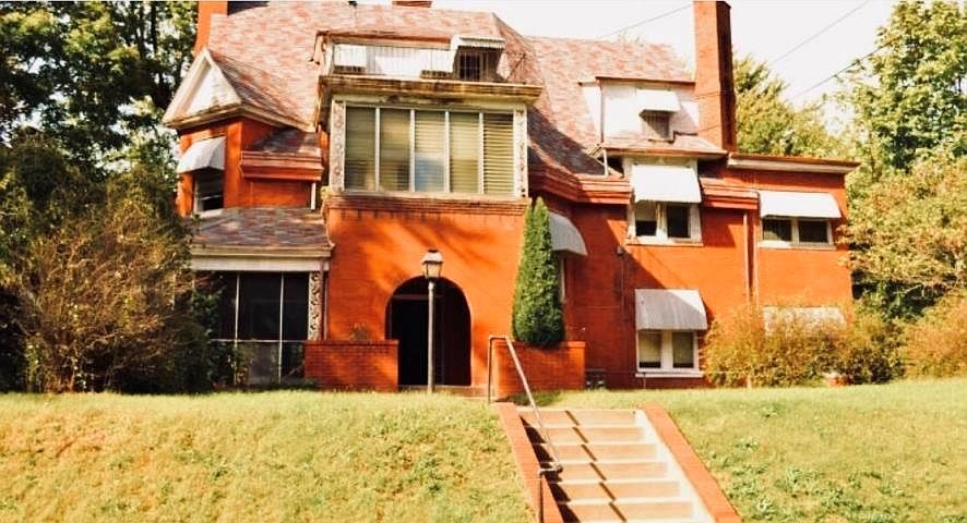 61E22AFB-E854-470B-9D0D-A0E4F07B085A