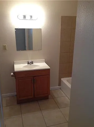 4110 Saint Bernard Ave — Photo 6
