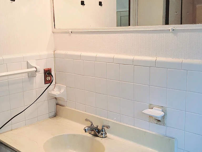 172 Park Cir — Photo 9
