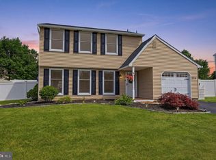 228 Hampton Dr, Langhorne, PA 19047