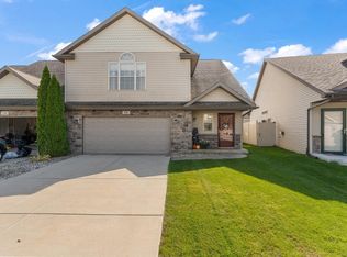 531 Clover Ln, Griffith, IN 46319