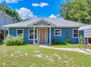 401 N W 12th St, Carrabelle, FL 32322