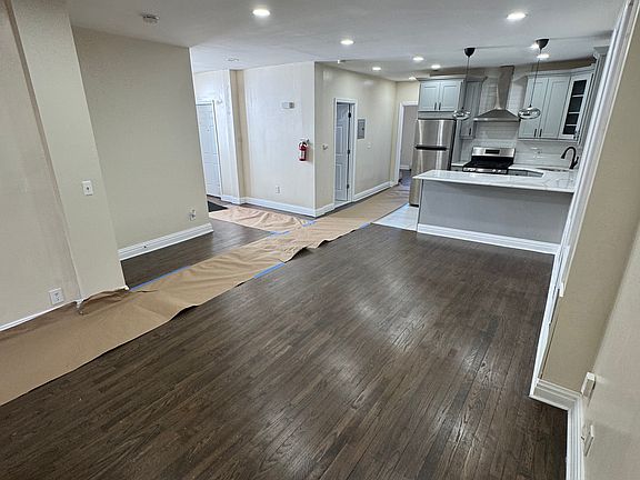 3rd image of 1606-1608 Central Ave #1