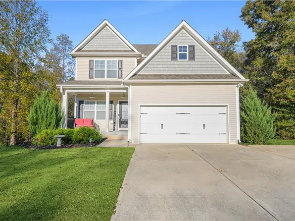 139 Meadow Lake Dr, Commerce, GA 30530