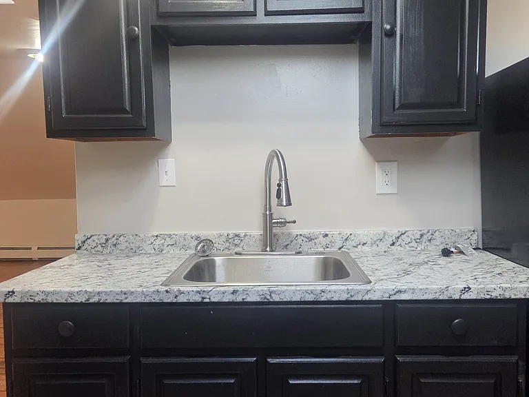 60 Vinton St #3A — Photo 11