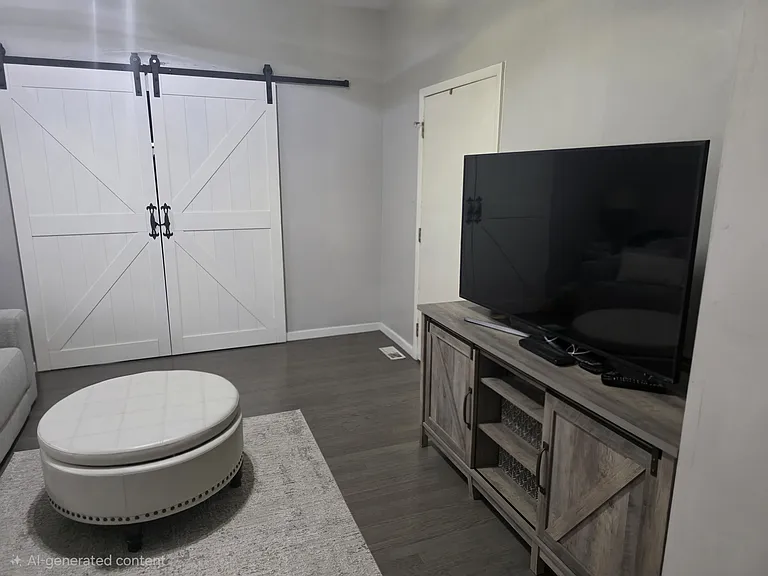 306-308 Beech St #1 — Photo 10