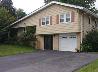 7 Rdean Pl, Middletown, NY 10940