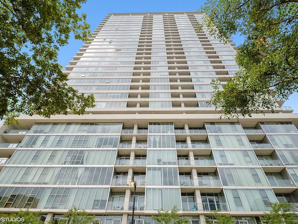 1st image of 1720 S Michigan Ave APT 407