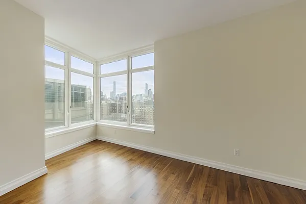 Sold by Nest Seekers International | media 17