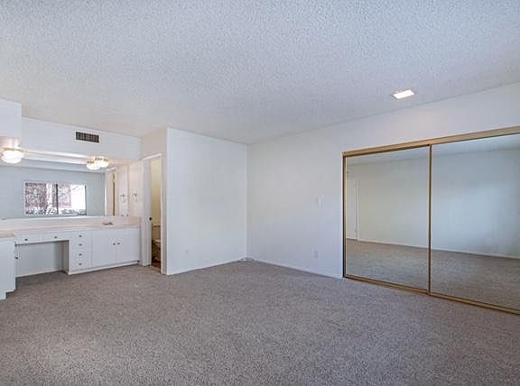 4th image of 346 S Los Robles Ave APT 3